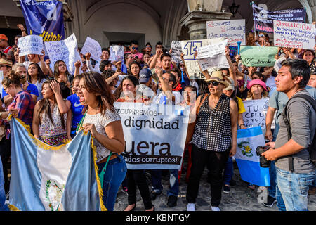 Antigua, Guatemala - 15 septembre 2017 : les habitants de protester contre la corruption du gouvernement sur l'indépendance du Guatemala Banque D'Images