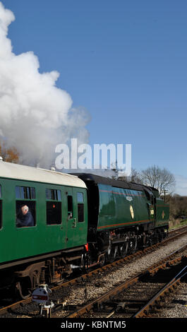 Bataille d'Angleterre n° du Pacifique 34070 feuilles Manston Corfe Castle station sur le chemin de fer Swanage dans le Dorset Banque D'Images