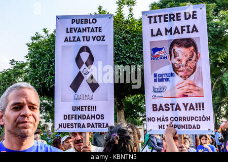 Antigua, Guatemala - 15 septembre 2017 : les habitants de protester contre la corruption du gouvernement sur l'indépendance du Guatemala Banque D'Images