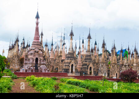 La pagode kakku dans l'Etat Shan myanmar Banque D'Images