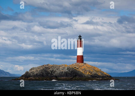 Les Eclaireurs Lighthouse dans le canal de Beagle près d'Ushuaia, Tierra del Fuego, Patagonie, Argentine, Amérique du Sud Banque D'Images