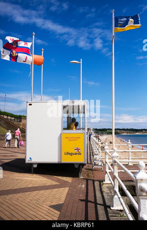 Un jour de vent sur la côte est, la promenade de bridlington, Royaume-Uni Banque D'Images