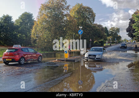 Glasgow, Ecosse, Royaume-Uni. 30 septembre. uk weather fortes averses intermittente avec un soleil brillant causant des inondations locales avant l'arrivée de la tempête. Brian ferry gerard crédit/Alamy news Banque D'Images