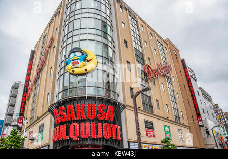 Extérieur du grand magasin Asakusa Don Quijote, Tokyo, Japon Banque D'Images