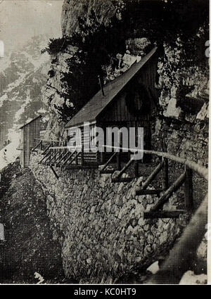 Cette photographie historique montre la caserne de l'héritier de l'archiduc Franz Ferdinand, située à Costilla, du 14 au 19 mai 1916, lors d'un événement militaire de la 28e division d'infanterie. Il reflète les pratiques militaires et l'architecture de la première Guerre mondiale Banque D'Images