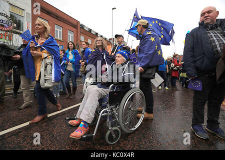 Un rassemblement à tous les saints, parc, avant un arrêt brexit en dehors de la mars conférence du parti conservateur à la Manchester central convention complex à Manchester. Banque D'Images