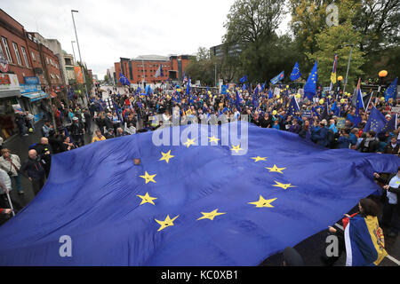 Un rassemblement à tous les saints, parc, avant un arrêt brexit en dehors de la mars conférence du parti conservateur à la Manchester central convention complex à Manchester. Banque D'Images