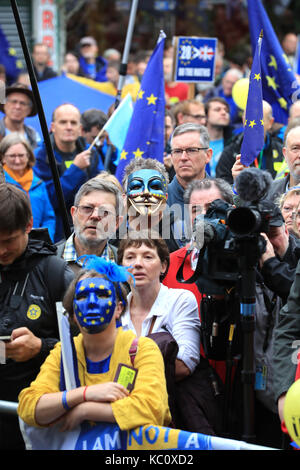 Un rassemblement à tous les saints, parc, avant un arrêt brexit en dehors de la mars conférence du parti conservateur à la Manchester central convention complex à Manchester. Banque D'Images