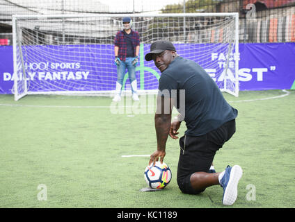 Adebayo 'la bête' akinfenwa a été publié à la yahoo sport fantasy quotidienne journée événement date limite de l'étang à boxpark, Shoreditch. Comprend : adebayo akinfenwa alias 'la bête' où : London, Royaume-Uni Quand : 31 août 2017 Source : wenn.com Banque D'Images