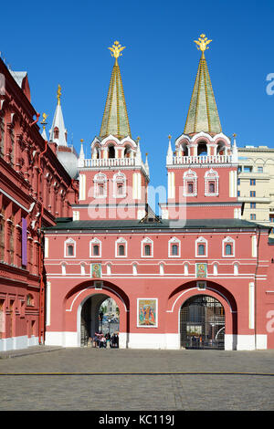 Moscou, l'ancienne porte d'voskresenskie dans le passage de la place rouge Banque D'Images