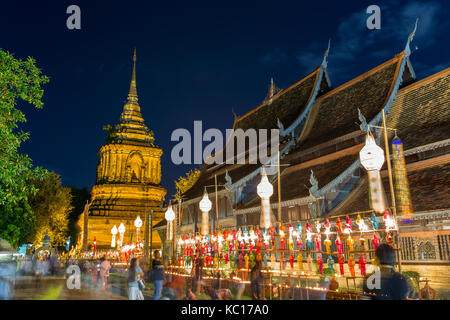 Yi Peng festival à Wat Phan Tao temple à Chiang Mai, Thaïlande Banque D'Images