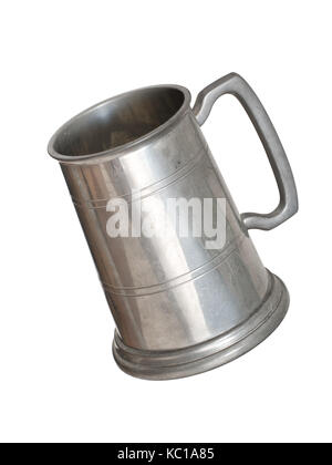 Vintage old pewter tankard isolé sur blanc. Banque D'Images