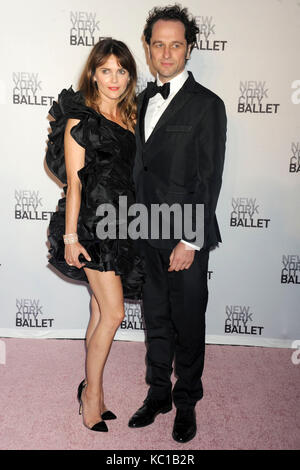 Keri Russell et matthew rhys assister au new york city ballet gala de la mode d'automne 2017 à David h. koch theatre au Lincoln Center le 28 septembre 2017 à new york. Banque D'Images