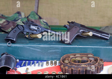 Pistolet webley/pistolets avec ceinture de balles Banque D'Images