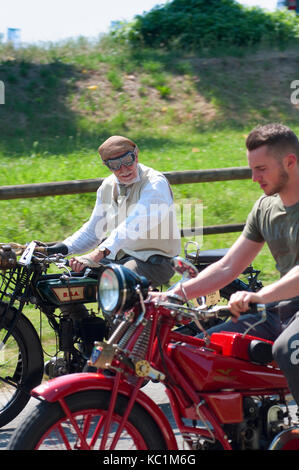 11 juin 2017 - Italie, Lombardie, Cremona, dans Sottocanna Circuito, salles de vieux vêtements de moto Banque D'Images