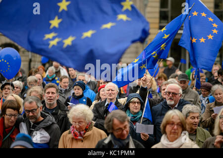 Berlin, Allemagne. 1 octobre, 2017. Les gens se sont réunis à l'impulsion de l'Europe 'final' pro-ue gendarmenmarkt démonstration à Berlin, Allemagne, 1 octobre 2017. crédit : gregor fischer/dpa/Alamy live news Banque D'Images