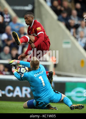 DANIEL STURRIDGE & ROB ELLIOT NEWCASTLE UNITED FC V LIVERPOO ST JAMES PARK NEWCASTLE ANGLETERRE 01 Octobre 2017 Banque D'Images