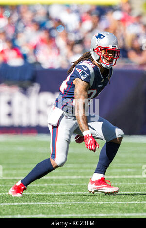 Stade Gillette. 1 octobre, 2017. MA, USA ; New England Patriots Stephon évoluait Gilmore (24) en action au cours de la première moitié d'un match de la NFL entre les Panthers et les New England Patriots au Stade Gillette. Carolina défait New England 33-30. Anthony Nesmith/CSM/Alamy Live News Banque D'Images
