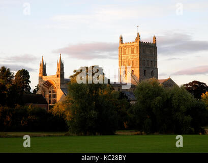 Abbaye de Tewkesbury en début de soirée la lumière, Gloucestershire, Royaume-Uni Banque D'Images