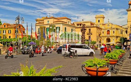 Piazza Tasso, la place principale de Sorrento, près de Naples, Italie. Banque D'Images