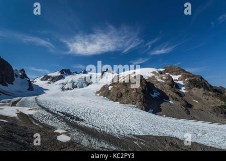 Glacier bleu et le mont Olympe dans le cadre spectaculaire à la fin de la piste de la rivière Hoh dans Olympic National Park, Washington State, USA Banque D'Images