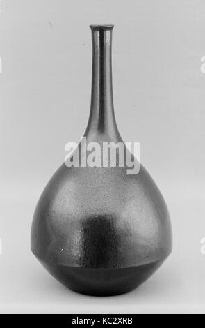 Bouteille de vin, 19e siècle, le Japon, l'argile avec de fines sel glaze (style Bizen, Imbe), H. 7 1/2 in. (19,1 cm), Céramique Banque D'Images