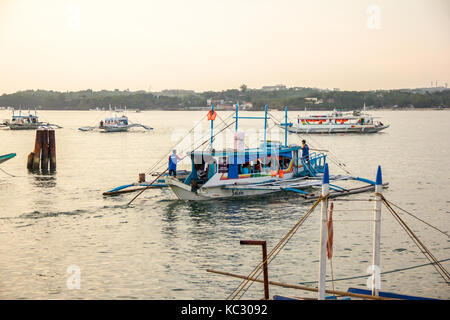 Boracay, Philippines - 16 sep 2015 : bateau dans la mer des Philippines, boracay, philippines Banque D'Images