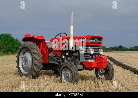 Tracteur Massey Ferguson MF165 Banque D'Images