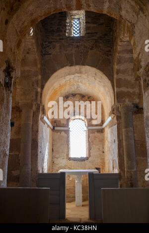 Alcuescar, Espagne - 17 septembre 2017 : Basilique wisigothe de Santa Lucia del Trampal, Alcuescar, Espagne. Chapelle Centrale Banque D'Images