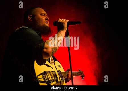 La chanteuse et auteur-compositeur rory Graham est plus connu sous le pseudonyme du rag'n'bone man et ici effectue un concert à Oslo en Norvège parkteatret., 10/04 2017. Banque D'Images