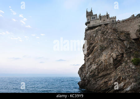 Billet à la Crimée - Vue du château de nids hirondelle sur l'aurora falaise de ay todor cap sur la côte sud de Crimée sur la mer Noire coucher du soleil Banque D'Images