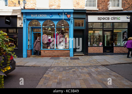 Croix Bleue magasin de charité dans High Street, Shrewsbury Banque D'Images