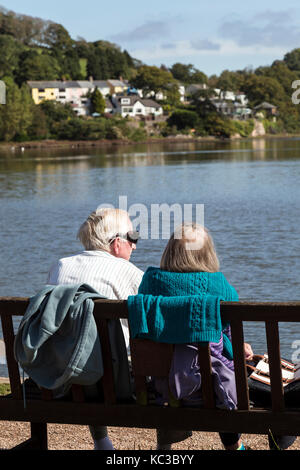 Couple, Plage, Senior, retraite, banc, Cape Town, vacances, Couple - Relation, Bonheur, cabane de plage, les gens Banque D'Images