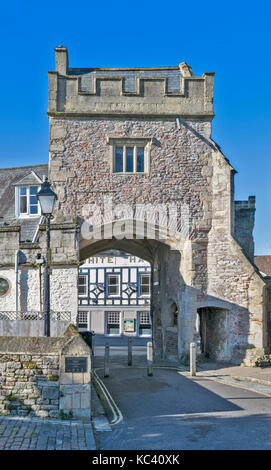 La cathédrale de Wells SOMERSET VILLE ANGLETERRE ARCHWAY ANCIENNE CONNUE SOUS LE NOM DE BROWNS GATEHOUSE OU LES DOYENS EYE Banque D'Images