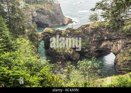 Avis de Natural Bridge cove à Samuel h boardman State Park, New York Banque D'Images