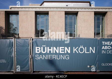 Allemagne, Cologne, embarquement à l'opéra sur la place Offenbach, restauration. Deutschland, Koeln, Bauzaun am Opernhaus am Offenbachplatz, Sanie Banque D'Images