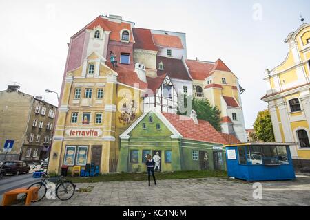 Poznan, Pologne, Grande Pologne. 2Nd oct, 2017. Octobre 2, 2017 - Poznan, Pologne - street art dans la ville oeuvres représentent de nombreux artistes. dans l'image : peinture murale conçue par radoslaw barek, l'artiste polonais. crédit : dawid tatarkiewicz/zuma/Alamy fil live news Banque D'Images