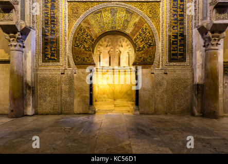 Arc de fer à cheval, Mihrab, niche de prière islamique, mauresque, Mezquita, Cathédrale, Mezquita-Catedral de Córdoba, Cordoue Banque D'Images