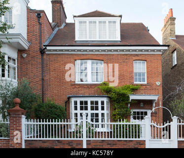 Une maison de style Arts & Crafts à 11 route de Blenheim à Bedford Park, Chiswick, Londres, UK Banque D'Images