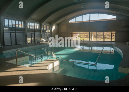 Gross barmen, Namibie - juillet 4, 2017 : la piscine de l'eau chaude de la piscine de gross barmen, près de Okahandja dans la région de Namibie otjozondjupa Banque D'Images