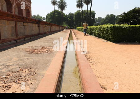 Ancien système de drainage de l'eau en temps de humayun tomb complexe. Banque D'Images