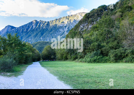 Dans la rivière isonzo alpes giulian Banque D'Images