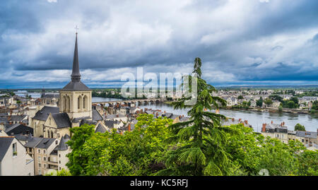 La France, dans le Maine-et-Loire, Pays de la Loire, vue de Saumur, Saint-Pierre-du-Marais Église, la Loire de Castle Hill Banque D'Images