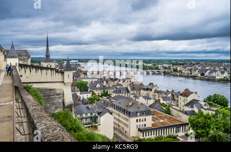 La France, dans le Maine-et-Loire, Pays de la Loire, vue de Saumur, Saint-Pierre-du-Marais Église, la Loire de Castle Hill Banque D'Images