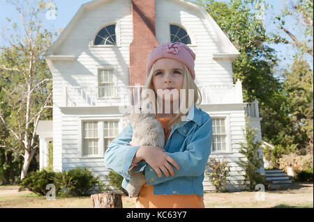 Amityville; THE ENVEENING 2017 Blumhouse Productions film avec Mckenna Grace Banque D'Images