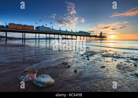 Paignton Pier sur la côte sud du Devon Banque D'Images