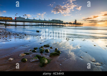 Paignton pier sur la côte sud du Devon Banque D'Images