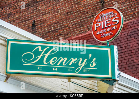 Washington DC,Dupont Circle,quartier,U Street Corridor,Henry's Soul Cafe,soul food,panneau,pates de patate douce,DC170525049 Banque D'Images