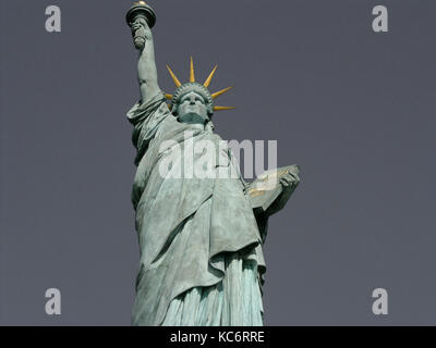 STATUE DE LA LIBERTÉ - La Liberté éclairant le monde - Auguste Bartholdi - ILE AUX CYGNES -PARIS FRANCE © Frédéric Beaumont Banque D'Images