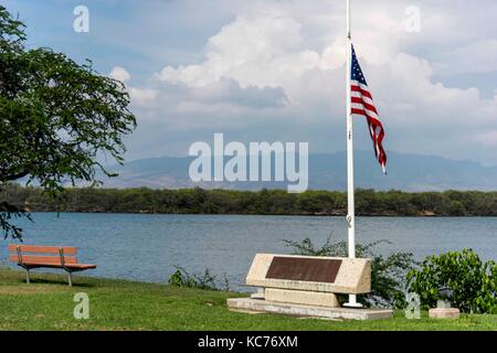 Joint Base a volé toutes ses enseignes d'installation en berne en l'honneur de la récente prise de Las Vegas les victimes. Banque D'Images